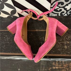 FABULOUS Pink Suede Block Heel Pumps with adjustable ankle straps from GAP💕